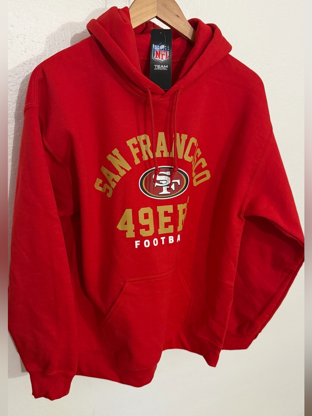 San Francisco 49ers NFL Red Hoodie NWT Medium.
